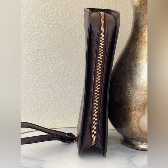 LOUIS VUITTON Taiga Baikal Clutch Bag - Picture 4 of 12